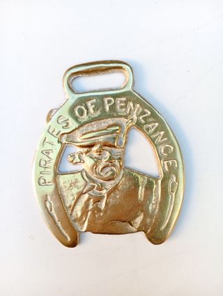 Insignias inglesas de hípica de latón