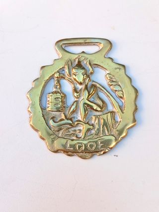 Insignias inglesas de hípica de latón