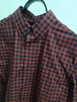 Camisa Fred Perry cuadros burdeos y negro