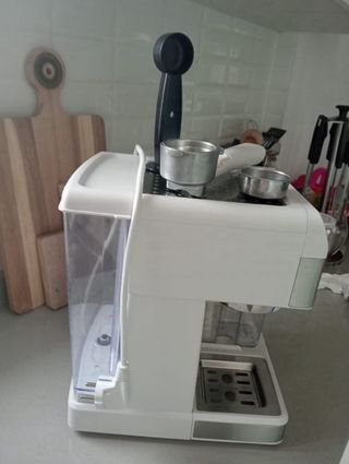 Cafetera Cecotec Blanca y Plateada