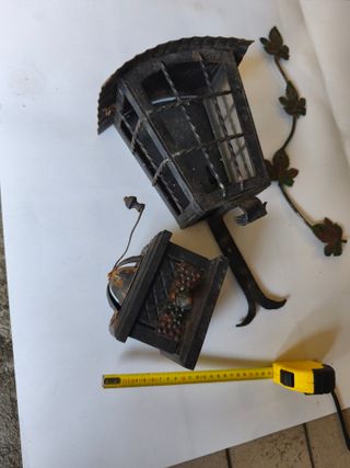 Set di oggetti in ferro battuto antichi