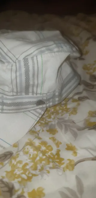 Gorra Quiksilver Militar Cuadros Gris Blanco.