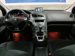 Peugeot 5008 2016