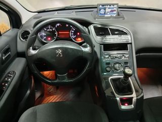 Peugeot 5008 2016