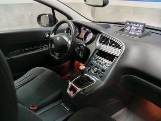 Peugeot 5008 2016