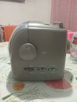 Televisión Portátil SOGO SS-2020B/W AM/FM