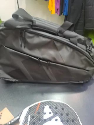 Pala Adidas Metalbone Carbon Ctrl más paletero