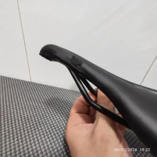 Sillín EC90 145mm Negro Cómodo