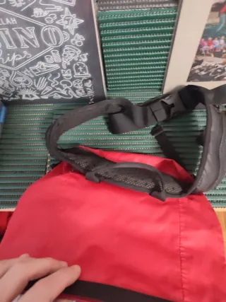 Riñonera The North Face impermeable roja