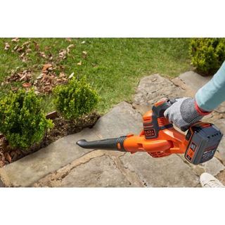 BLACK+DECKER Soplador 18V GWC1820PC-Qw