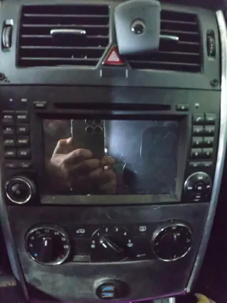Pantalla Mercedes B200 W245