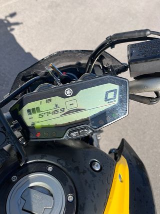 Yamaha MT-07 Naked Negra y Amarilla