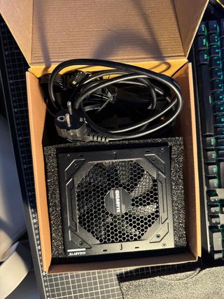 Fuente Alimentación Gigabyte 750W Gold Modular