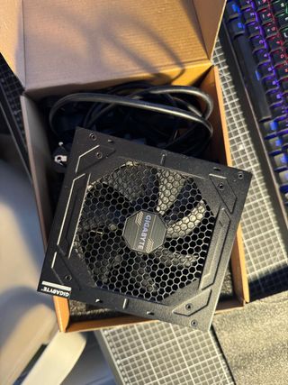 Fuente Alimentación Gigabyte 750W Gold Modular