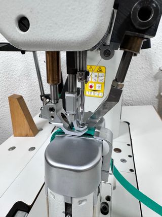Máquina coser industrial triple arrastre
