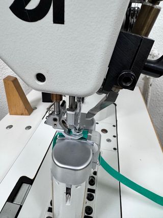 Máquina coser industrial triple arrastre