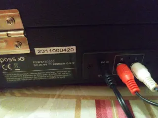 Maleta Tocadiscos Negra incluye enchufe a red