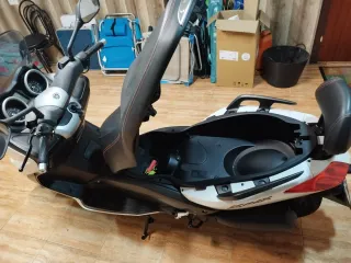 Yamaha X-MAX 125 Scooter Maxi Automática