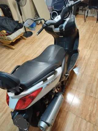 Yamaha X-MAX 125 Scooter Maxi Automática