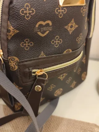 Mini mochila de mujer (color: marrón chocolate)