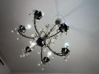 Lámpara colgante antigua de metal y cristal