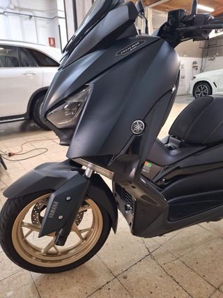 Yamaha XMAX 300 Tech MAX