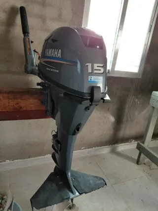 Motor fueraborda Yamaha 15 CV