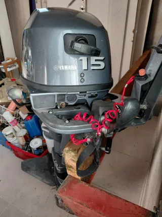 Motor fueraborda Yamaha 15 CV