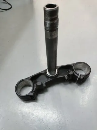 Tija inferior Yamaha MT09