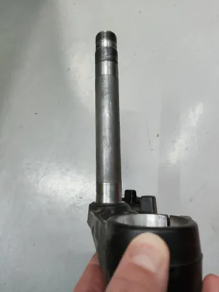 Tija inferior Yamaha MT09