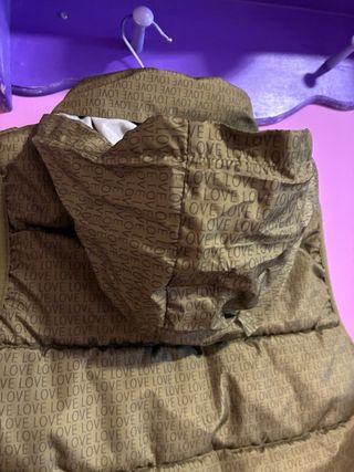 Chaleco acolchado niña estampado LOVE