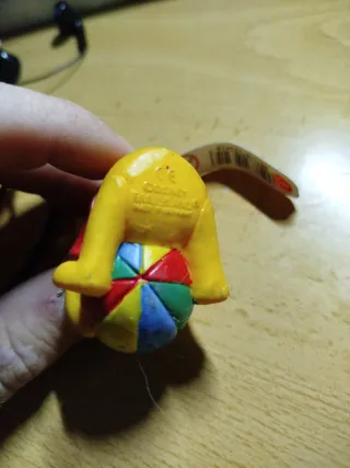 Winnie the Pooh pequeño con pelota