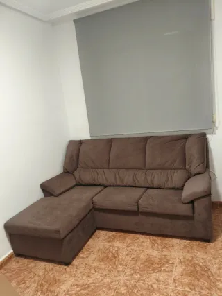 Sofá chaiselongue marrón tela