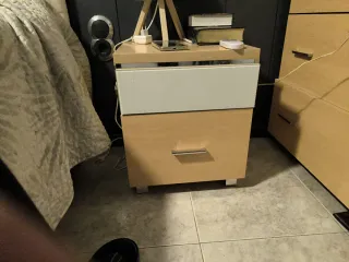 Cómoda y 2 mesitas de noche a juego
