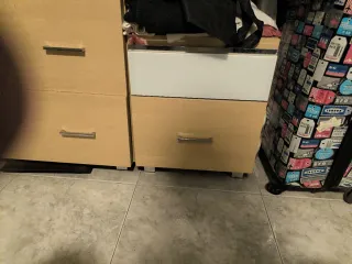Cómoda y 2 mesitas de noche a juego