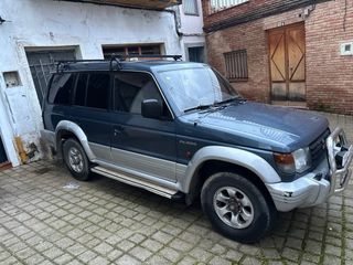 Mitsubishi Montero 2004