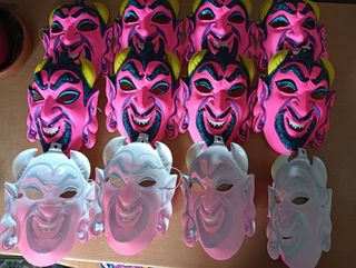 Lote 12 caretas demonio