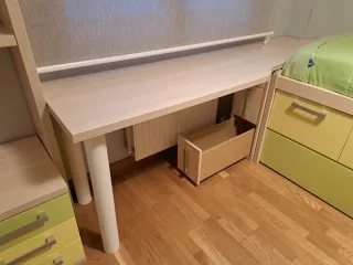 Dormitorio infantil juvenil completo de madera