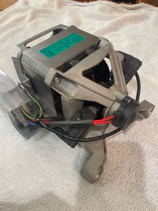 Motor y correa lavadora Beko