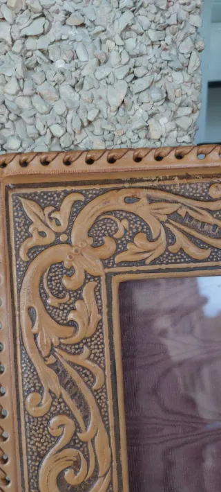 Marco de fotos de cuero tallado