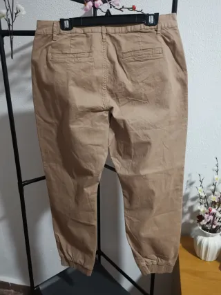 Pantalón cargo  camel talla L nuevo