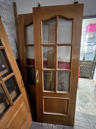 4 Puertas de madera con cristal