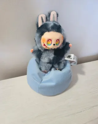 Figura Popmart Big into Energy llavero