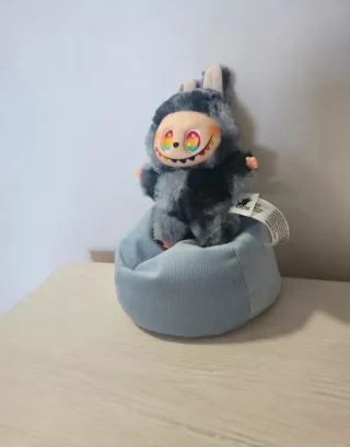 Figura Popmart Big into Energy llavero