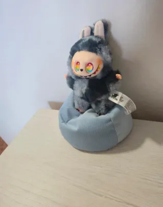 Figura Popmart Big into Energy llavero