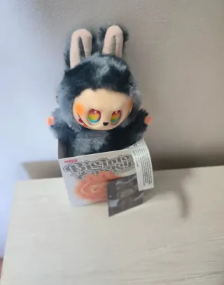 Figura Popmart Big into Energy llavero