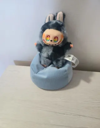 Figura Popmart Big into Energy llavero