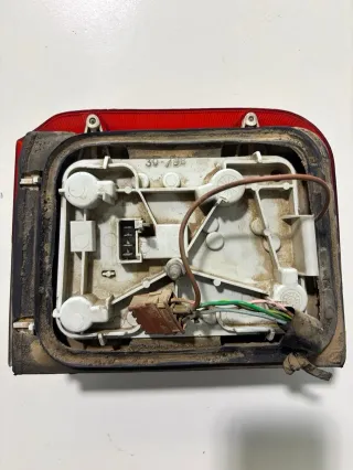 2 Pilotos Traseros Peugeot 205