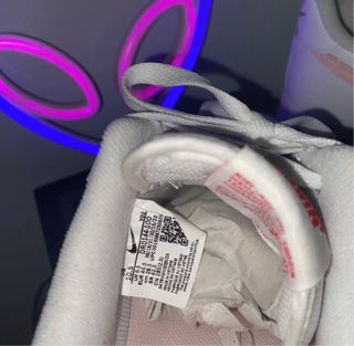 Nike Air Force 1 Rosa y Blanco