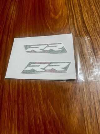 Kit adhesivos “RR” BMW S1000RR (K67) – 2 piezas